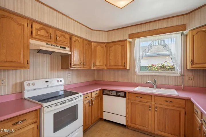 8-web-or-mls-UpmarketMedia-622EPo-013