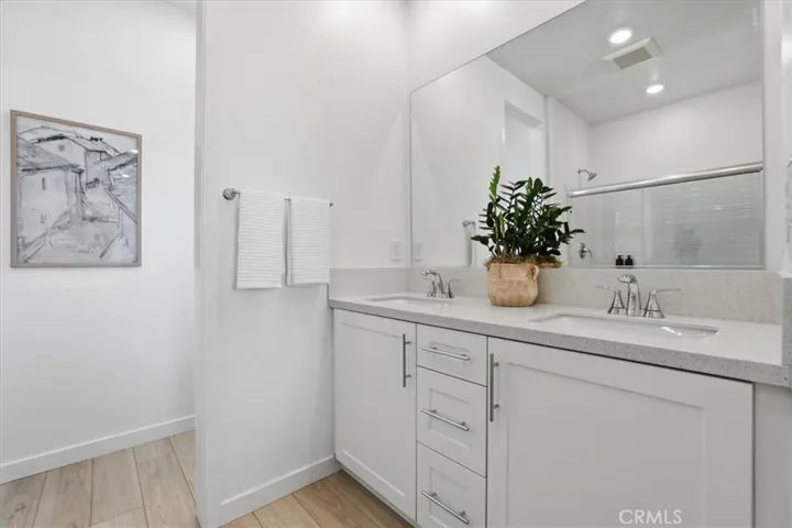 PHOTOS ARE OF MODEL MATCH - INTERIOR AND EXTERIOR FINISHES MAY VARY