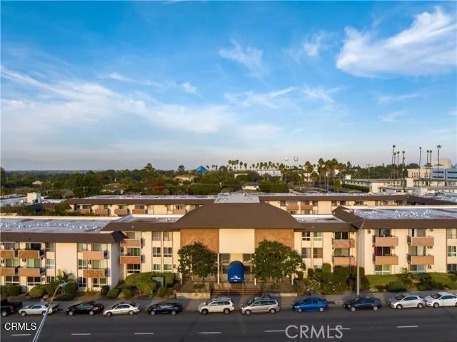 5585 Building
