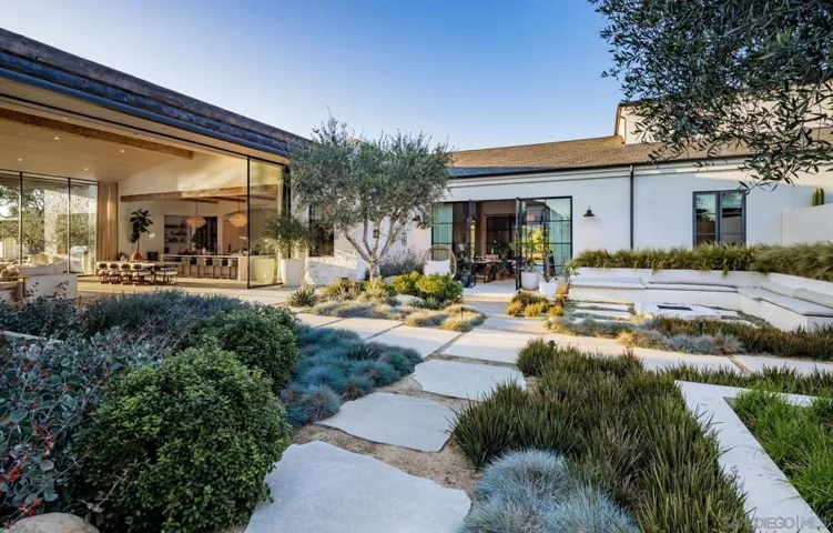 14783 Roxbury Terr., Rancho Santa Fe, California 92067