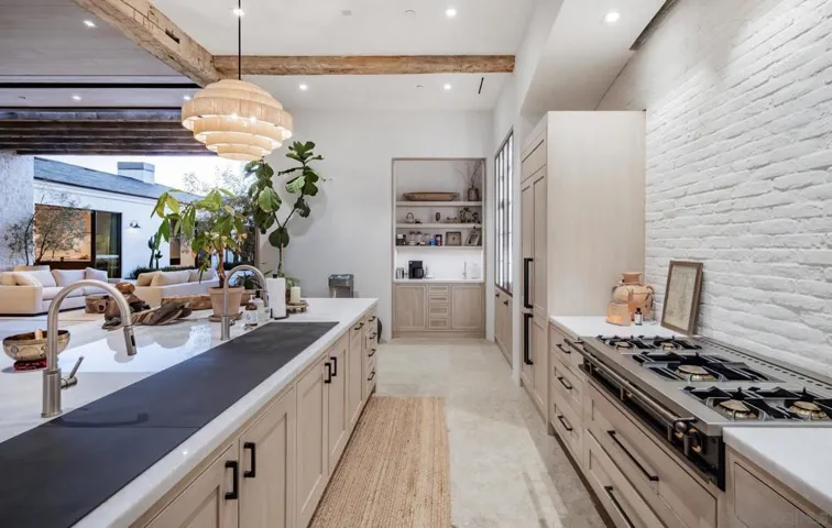 14783 Roxbury Terr., Rancho Santa Fe, California 92067