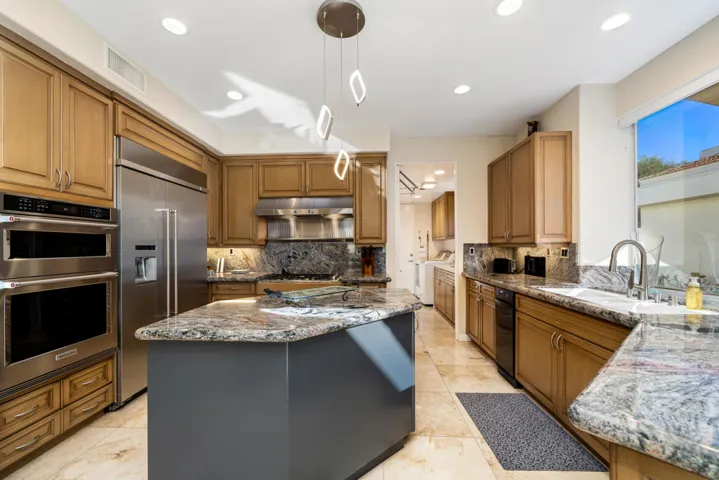 37-print-RZAndrews_OPMG_0326_037