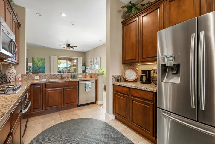 12_12034870_186940_186940-EI-112