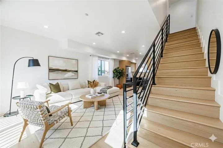 5209 W 20th, Los Angeles, California 90016