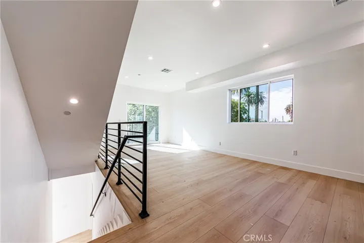 5209 W 20th, Los Angeles, California 90016