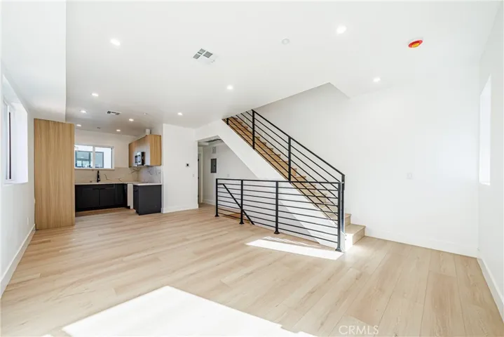 5209 W 20th, Los Angeles, California 90016