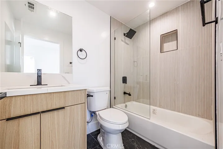 5209 W 20th, Los Angeles, California 90016