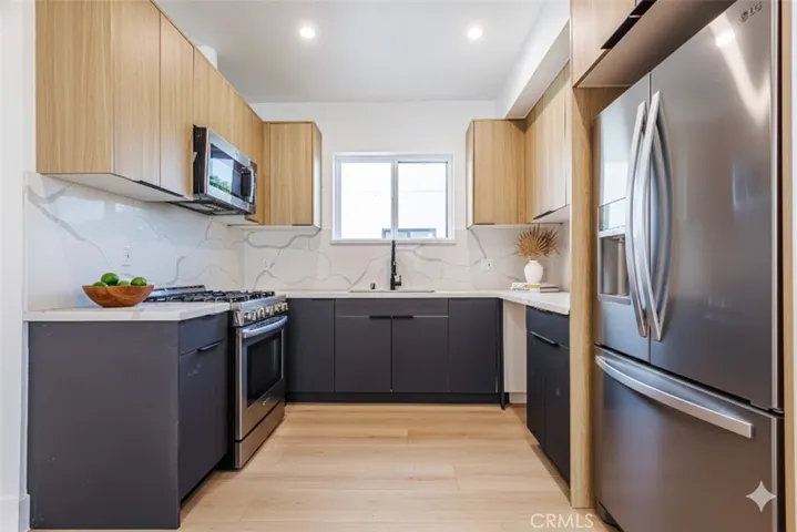 5209 W 20th, Los Angeles, California 90016