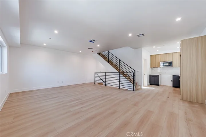 5209 W 20th, Los Angeles, California 90016
