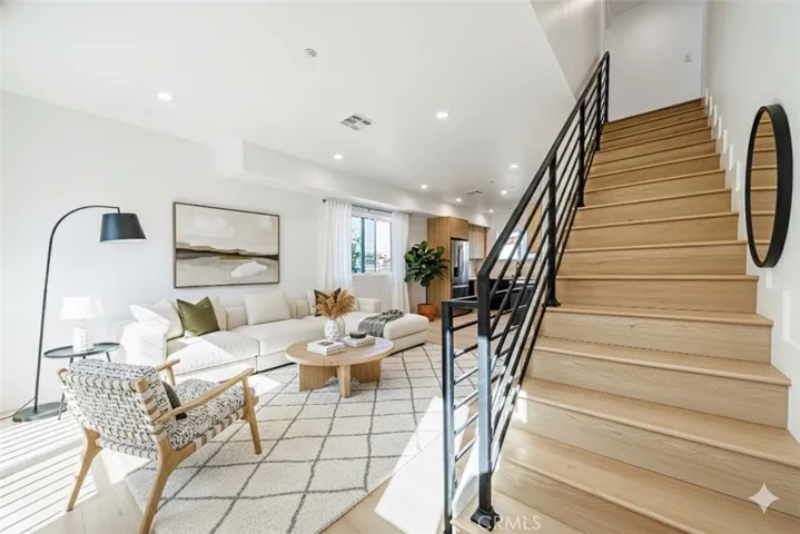 5209 W 20th, Los Angeles, California 90016