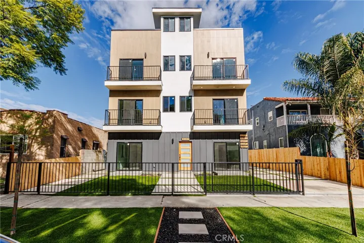 5209 W 20th, Los Angeles, California 90016