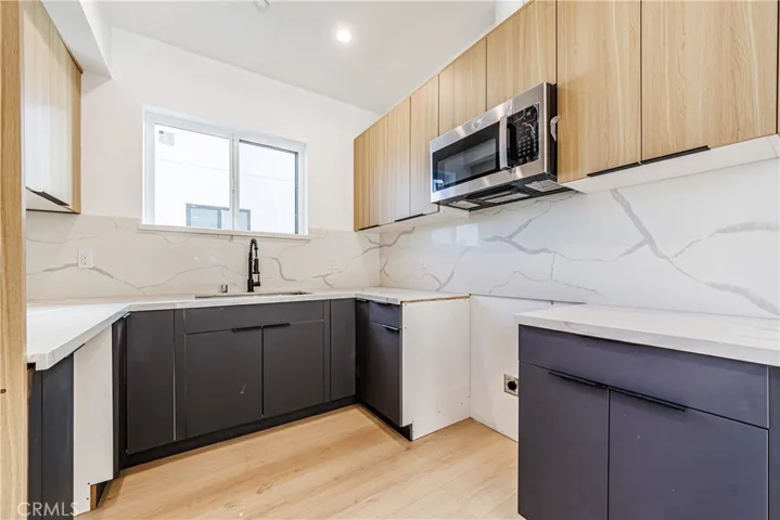 5209 W 20th, Los Angeles, California 90016