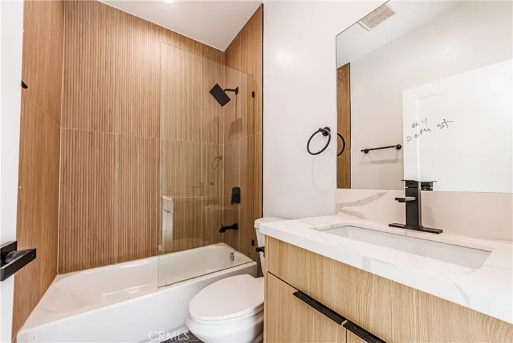 5209 W 20th, Los Angeles, California 90016