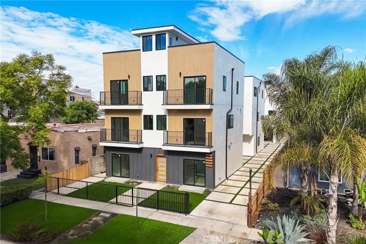 5209 W 20th, Los Angeles, California 90016