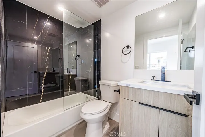 5209 W 20th, Los Angeles, California 90016