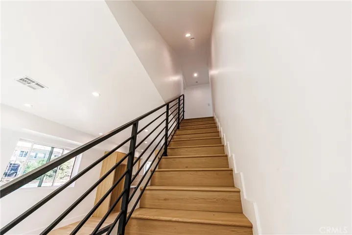 5209 W 20th, Los Angeles, California 90016