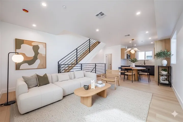 5209 W 20th, Los Angeles, California 90016
