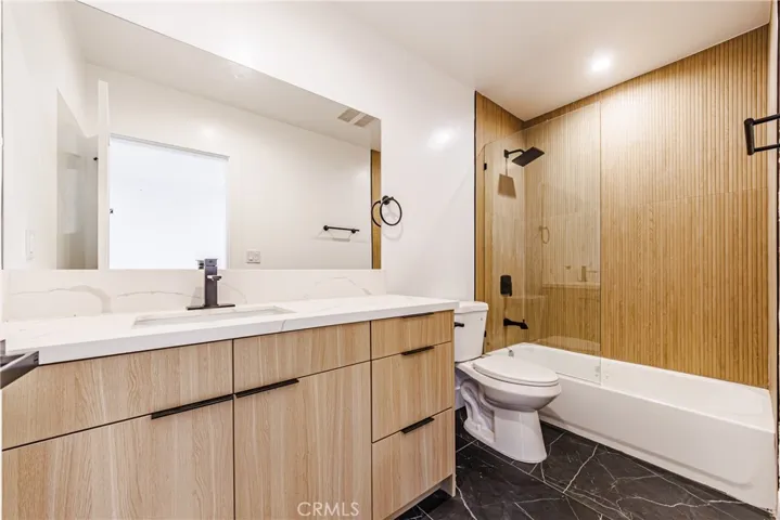 5209 W 20th, Los Angeles, California 90016
