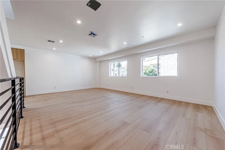 5209 W 20th, Los Angeles, California 90016