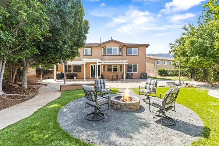 Perfect yard for entertaining!