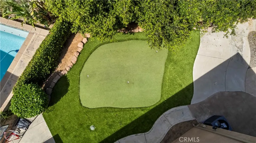 Love to golf? Enjoy your own 3 hole putting green.