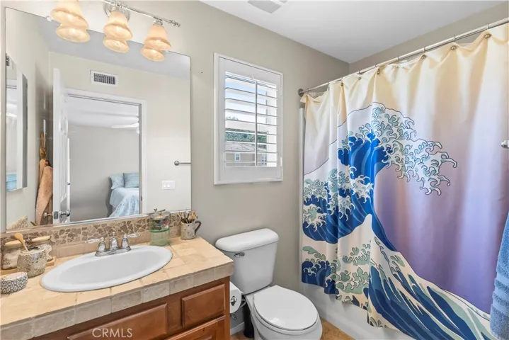 Attached bathroom to the Junior Suite