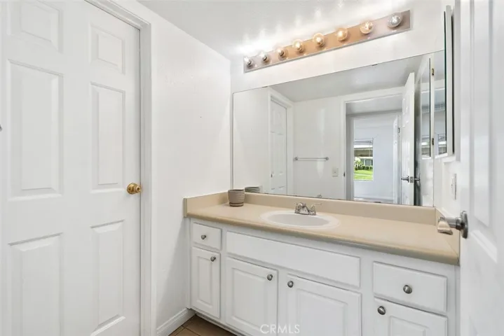 Bathroom vanity