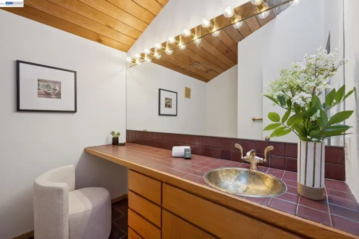 116 Tappan Lane, Orinda, California 94563
