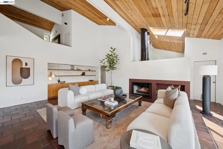 116 Tappan Lane, Orinda, California 94563