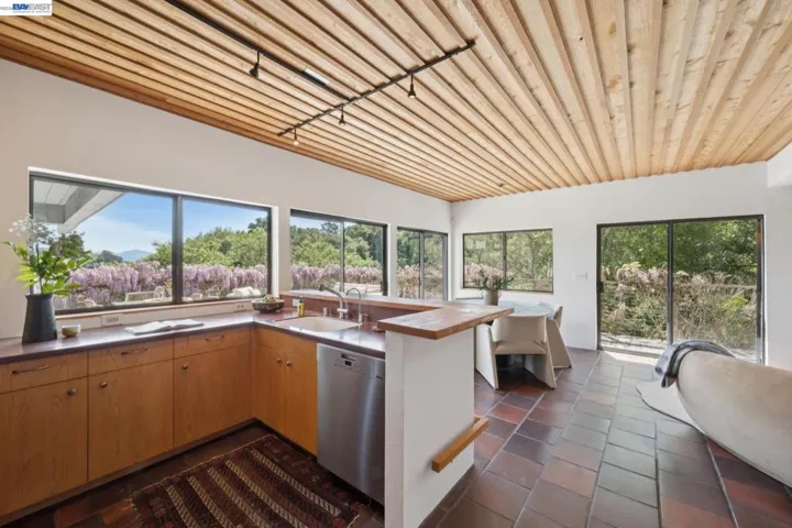 116 Tappan Lane, Orinda, California 94563