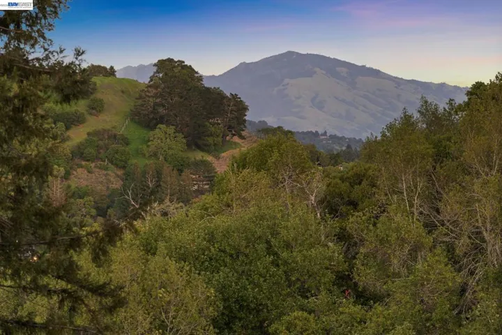 116 Tappan Lane, Orinda, California 94563