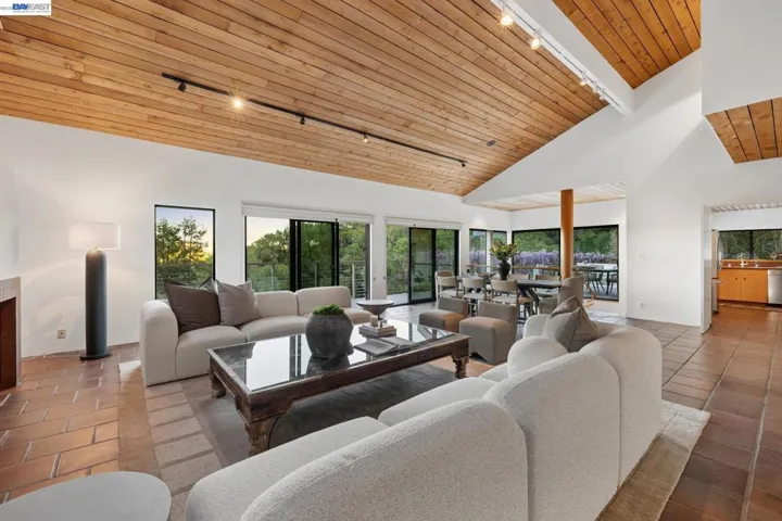 116 Tappan Lane, Orinda, California 94563