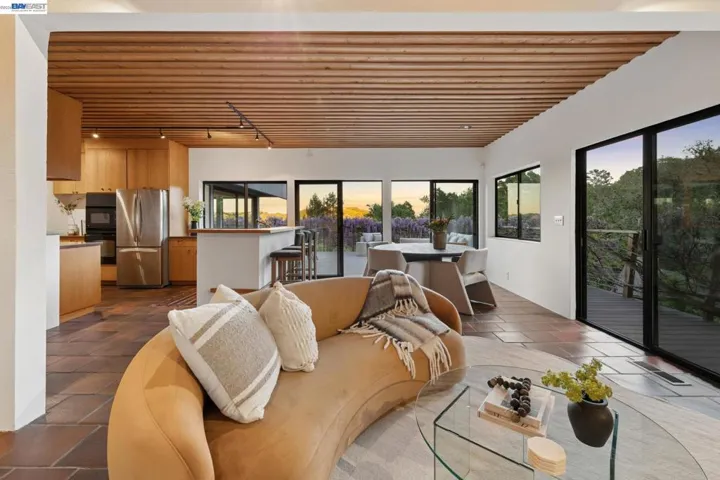 116 Tappan Lane, Orinda, California 94563