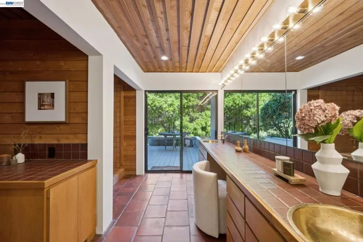 116 Tappan Lane, Orinda, California 94563