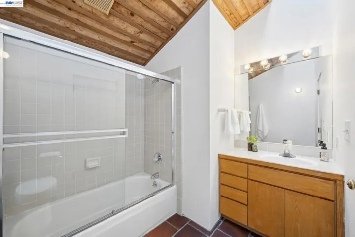 116 Tappan Lane, Orinda, California 94563