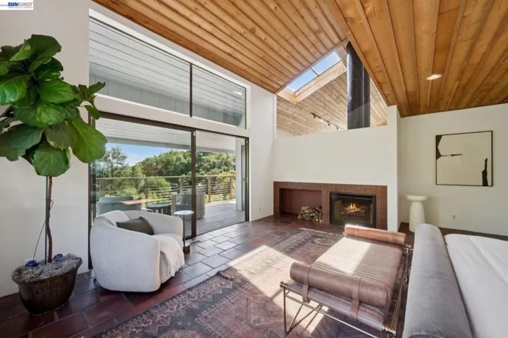 116 Tappan Lane, Orinda, California 94563