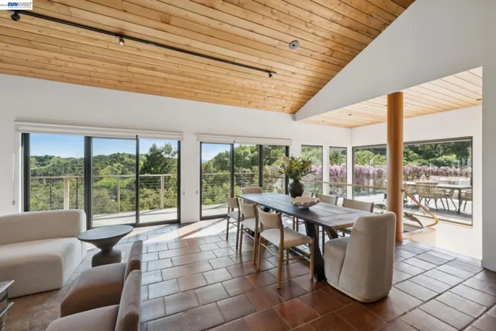 116 Tappan Lane, Orinda, California 94563