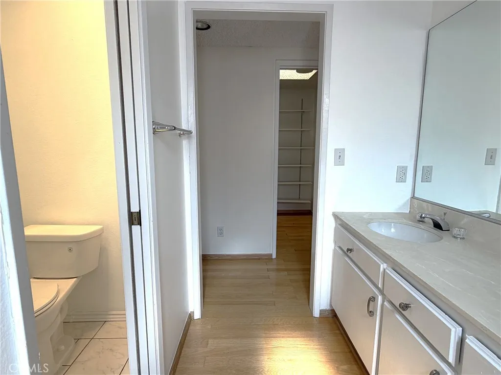 Main bedroom bathroom