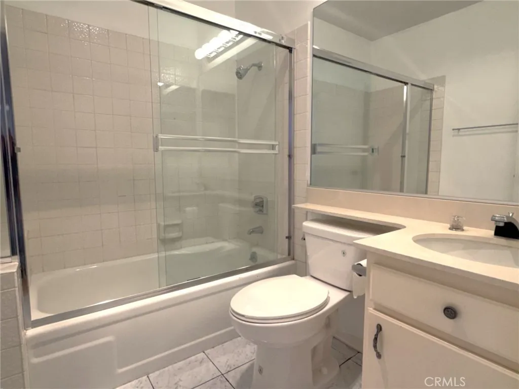 Upstairs shared bath