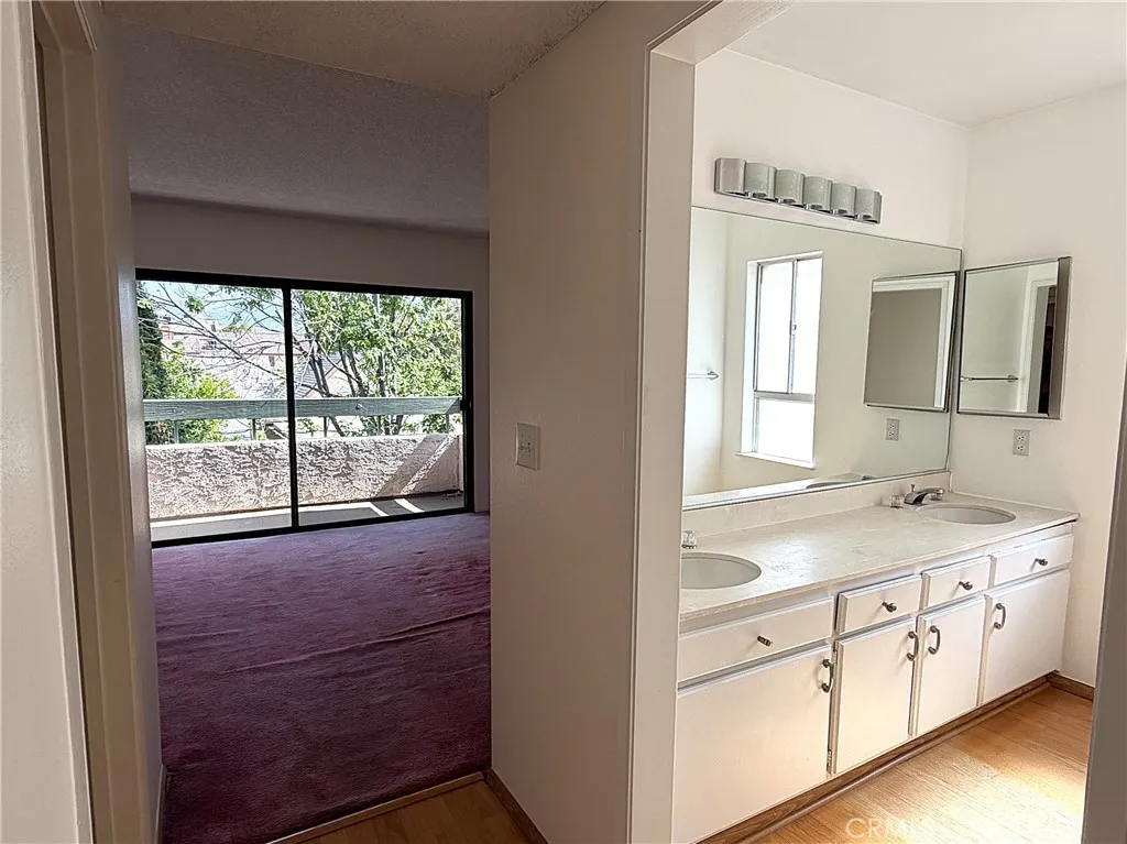 Main bedroom bath
