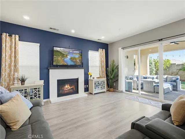 20818 Red Sky Court, Saugus, California 91350
