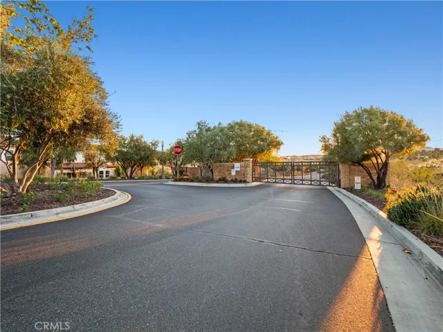 20818 Red Sky Court, Saugus, California 91350