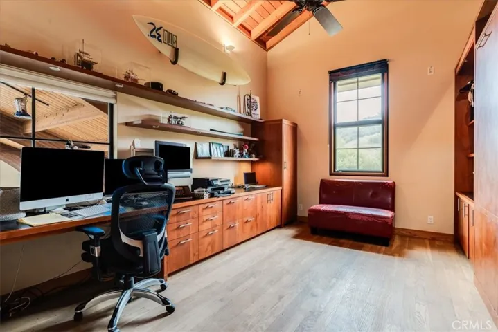 Multi-purpose Building Bedroom/Office