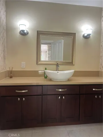 Powder room