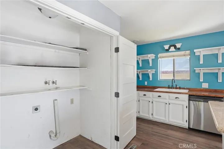 Walk-In Pantry