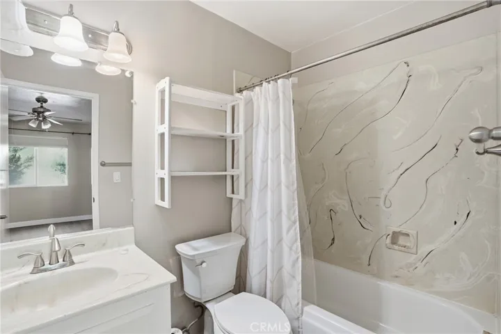 Primary En-Suite Bathroom