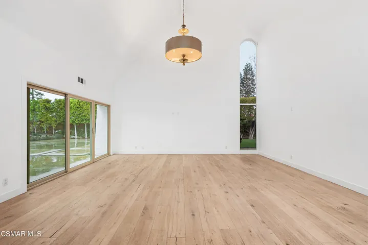 10_11700373_177875_177875-EI-110