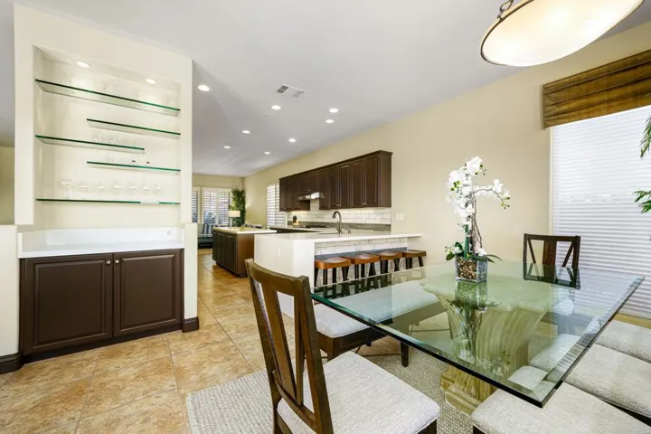 Dining to Bar and Kitchen
