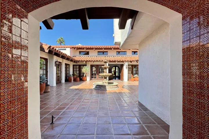 006_hacienda_drive_110a_760