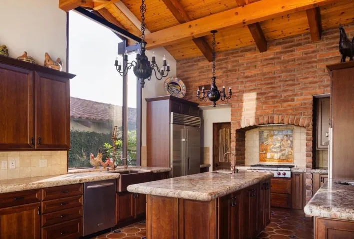 030_hacienda_kitchen_1_864